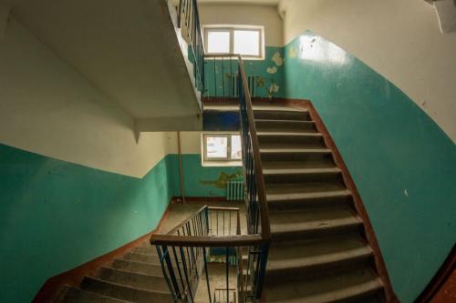 Минусы первого этажа хрущевки. Что такое «хрущевка»: плюсы и минусы малогабаритного жилья