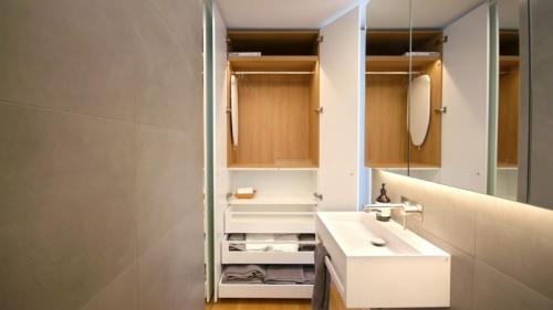 24 квартиры. В этой квартире всего 24 кв. м. но в ней есть всё, что нужно