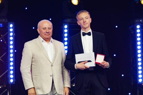 Выпускной в платинум арене 2023. «На часах ноль-ноль»: выпускной-2023 состоялся в Хабаровске