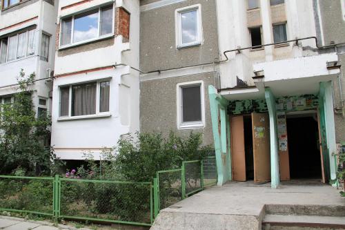 Стоит ли покупать квартиру на первом этаже в новостройке. Плюсы и минусы квартир на первом этаже