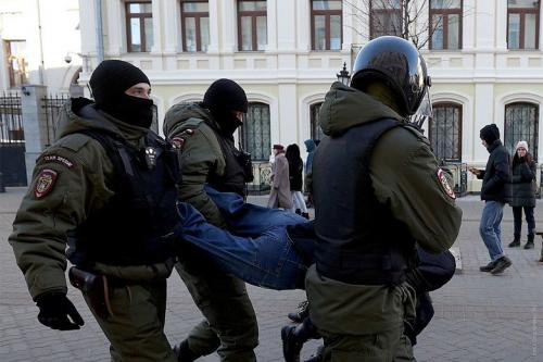 Как на работу выходят на акции протеста.. Все новости » 11