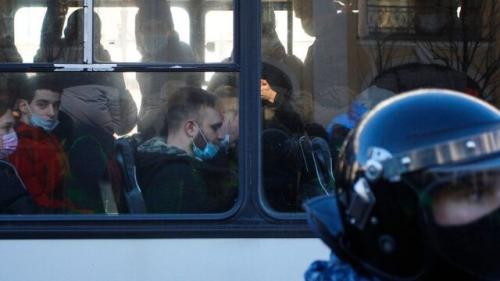 Митинги в России 2022 против войны. Как в России прошли акции протеста против военных действий на Украине. Фотогалерея