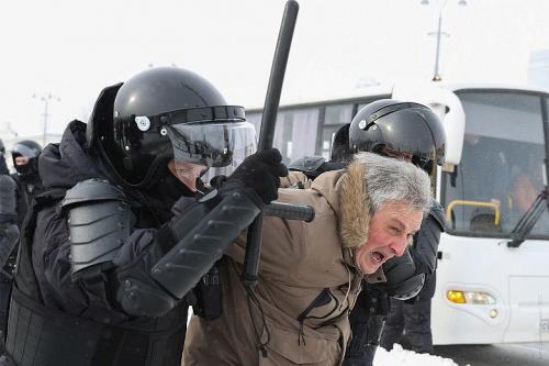 Как на работу выходят на акции протеста.. Все новости » 13