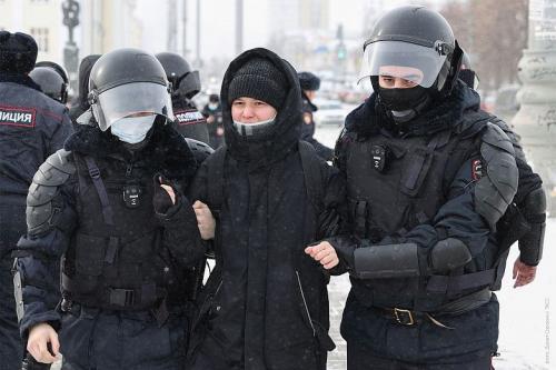 Как на работу выходят на акции протеста.. Все новости » 15