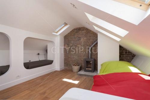 Плюсы и минусы мансардного этажа. Отделка и интерьер 03