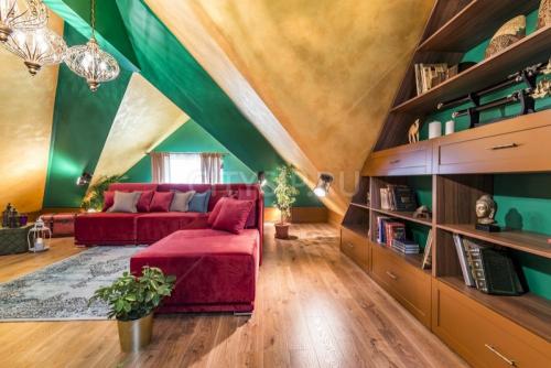 Плюсы и минусы мансардного этажа. Отделка и интерьер 02