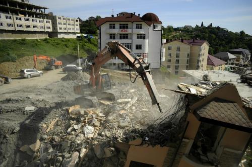 Снос новостроек в сочи. 10 самостроев Сочи, которые очень хотят снести