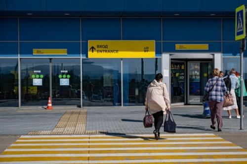 Почему уезжают из краснодара:. Пока все едут на Кубань - куда бегут сами жители края: данные статистики